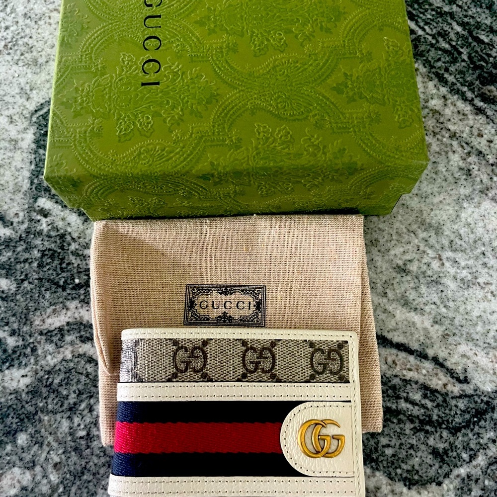 Gucci Men’s Wallet New Without Tags